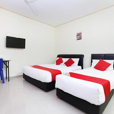 Super Oyo 89640 Hotel Pelangi Marang Exterior photo