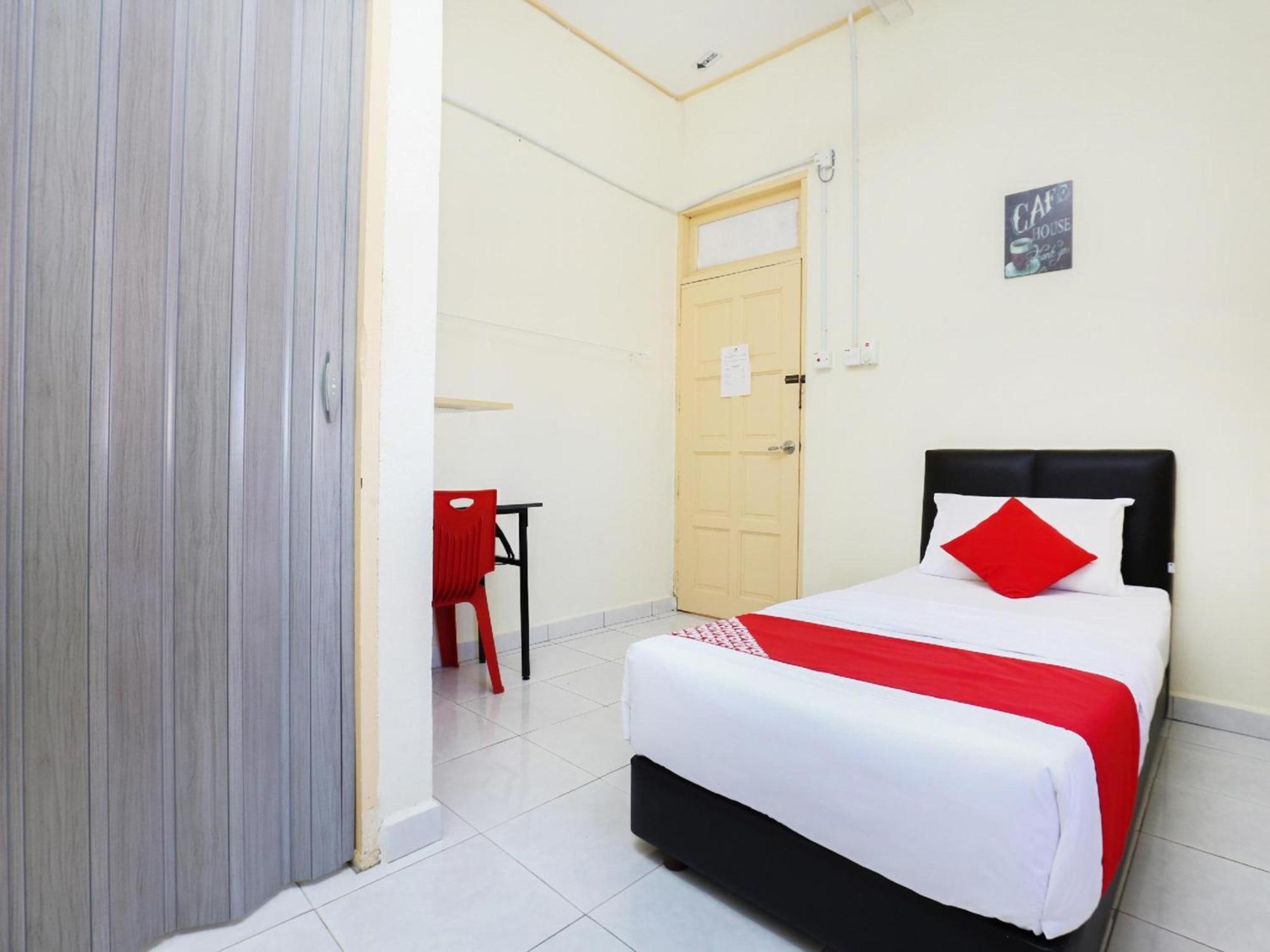 Super Oyo 89640 Hotel Pelangi Marang Exterior photo