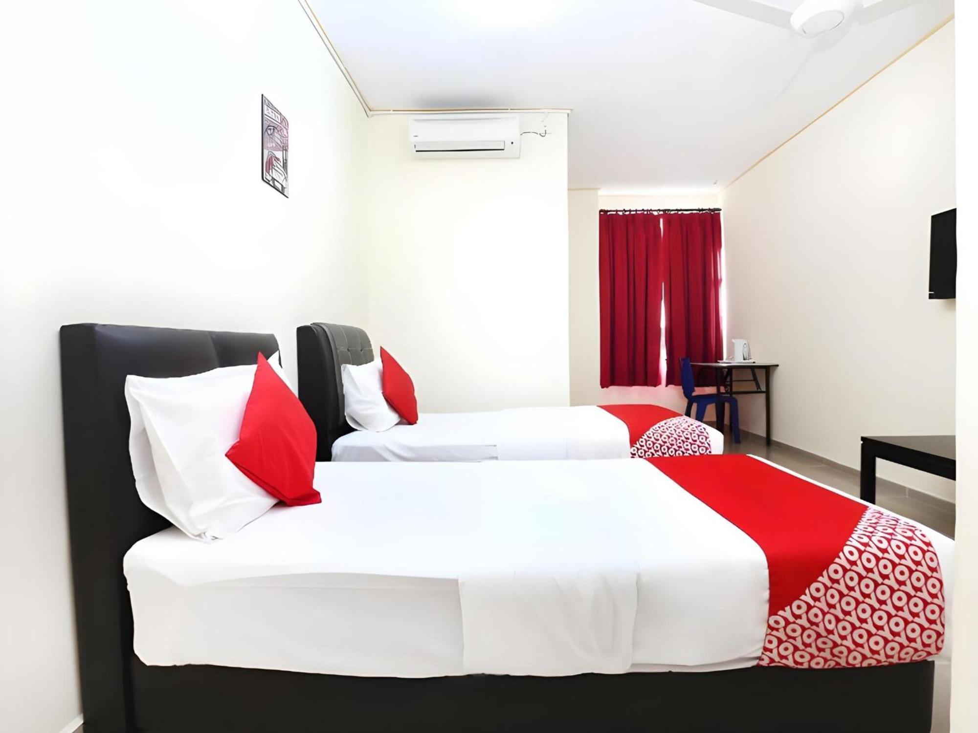 Super Oyo 89640 Hotel Pelangi Marang Exterior photo