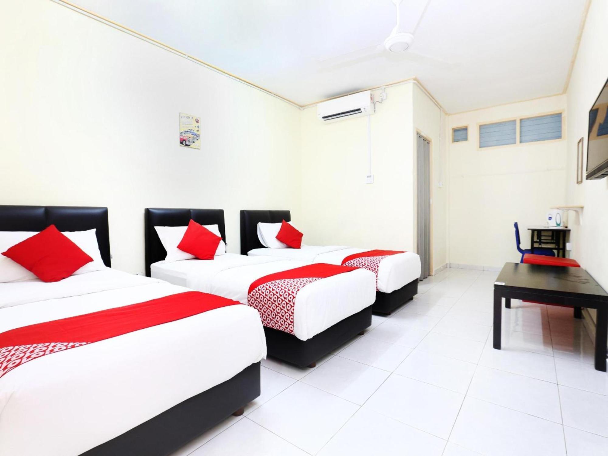 Super Oyo 89640 Hotel Pelangi Marang Exterior photo