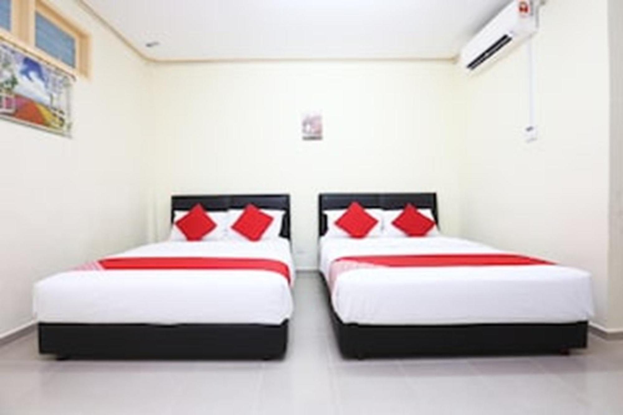 Super Oyo 89640 Hotel Pelangi Marang Exterior photo