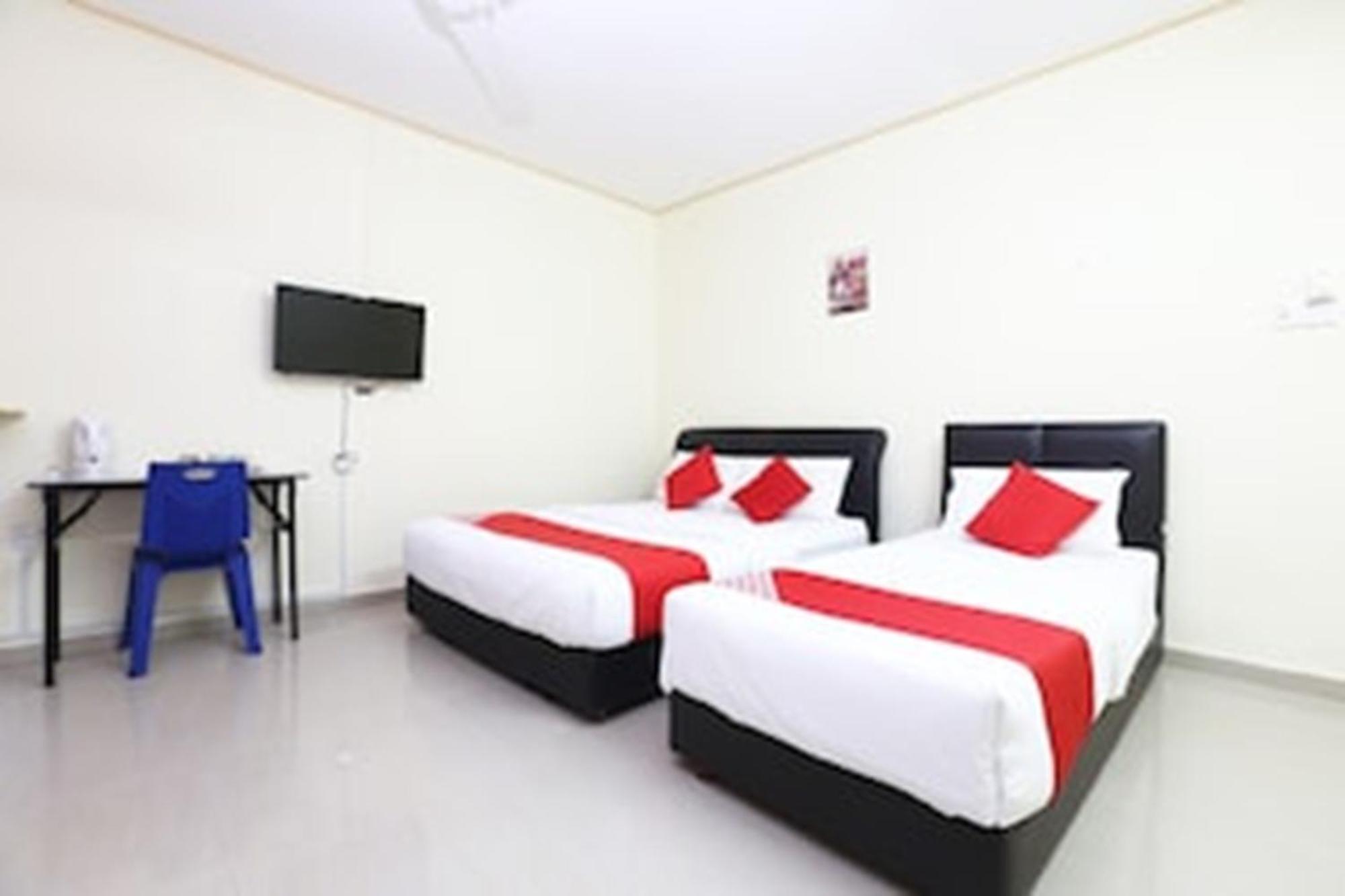 Super Oyo 89640 Hotel Pelangi Marang Exterior photo